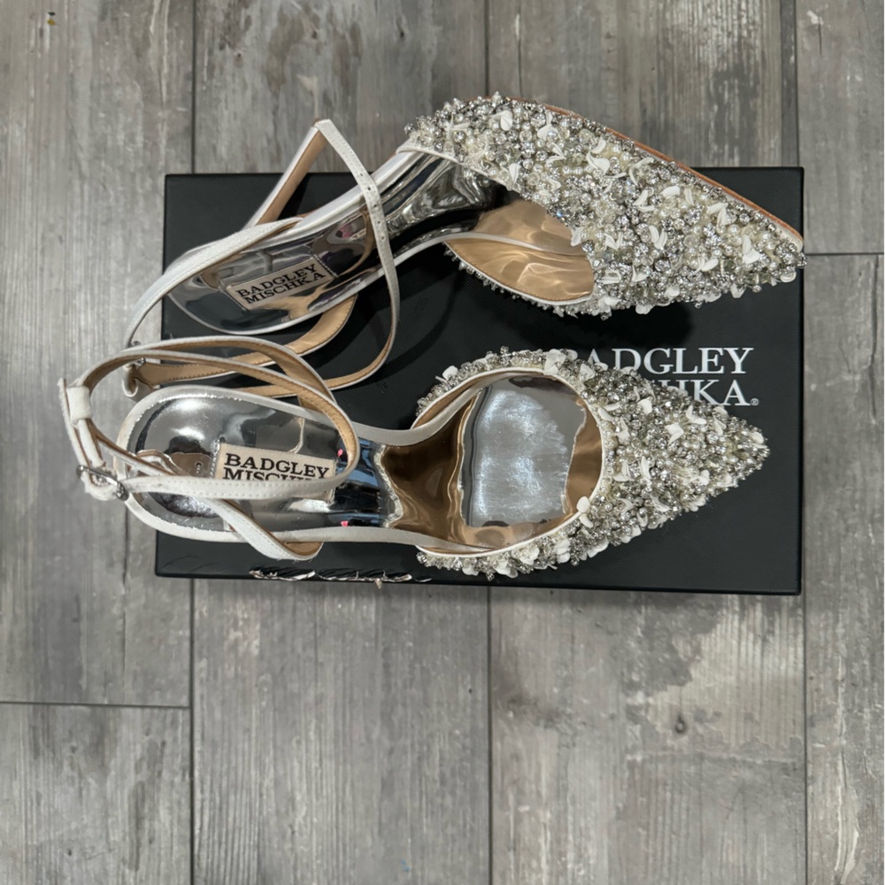 Badgley Mischka Embellished Bridal Heels • Size 9